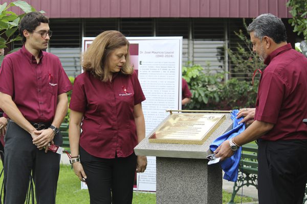 Universidad Tecnológica de El Salvador honra el legado de su fundador José Mauricio Loucel