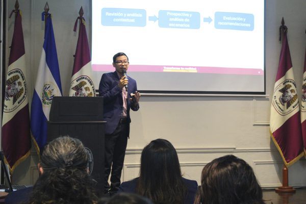 Presentan investigación sobre el futuro de la educación superior en El Salvador