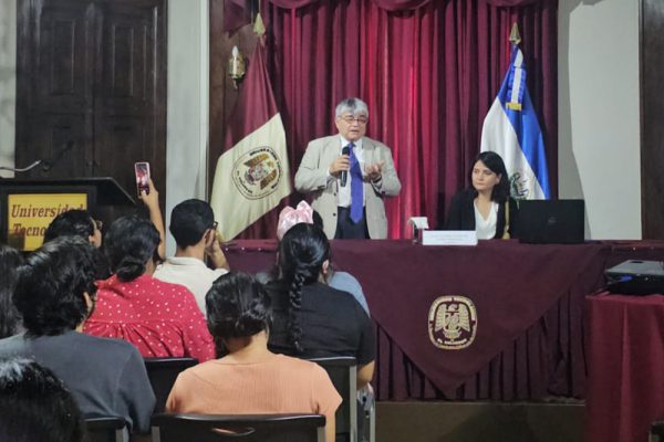 Arqueóloga salvadoreña revive la historia del tren en El Salvador