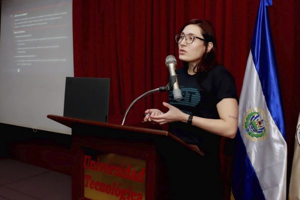 Hacking ético y protección digital: experta de ESET comparte claves de ciberseguridad