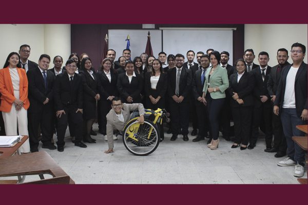Conferencia inspira a futuros profesionales a construir espacios inclusivos