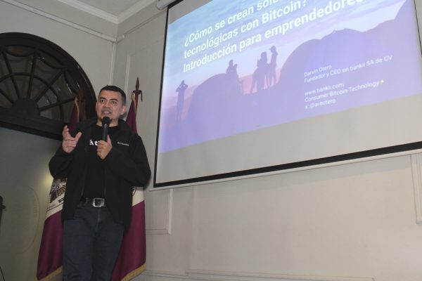 Estudiantes exploran oportunidades tecnológicas con bitcóin